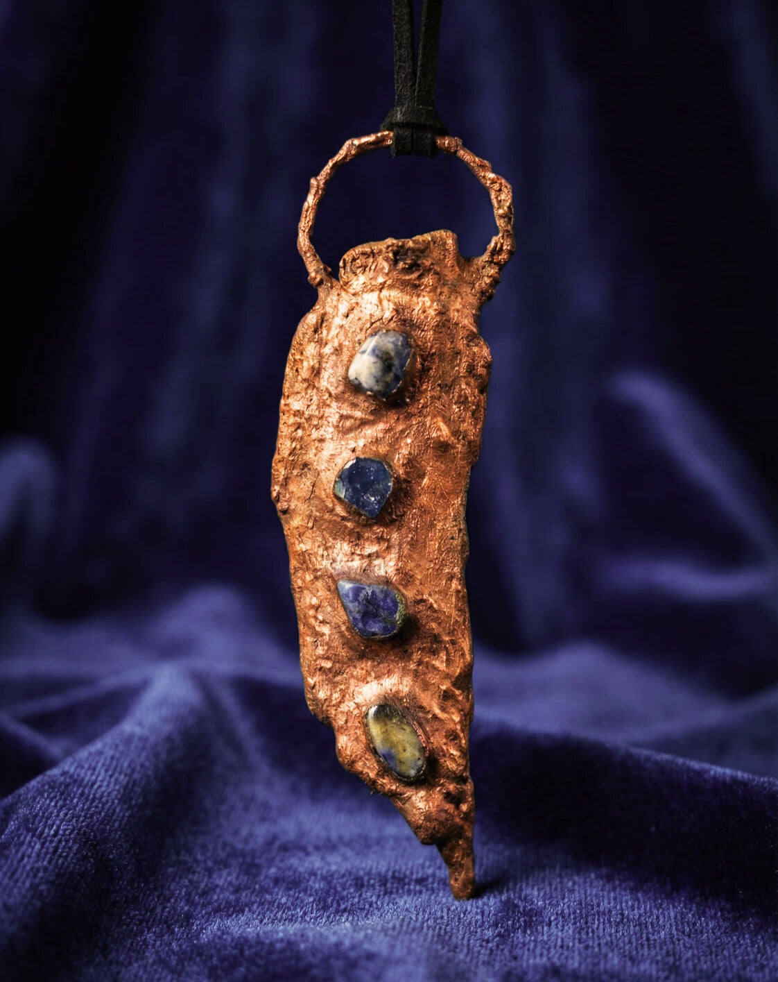 Amuleto Constelação - Sodalita com Madeira e Cobre